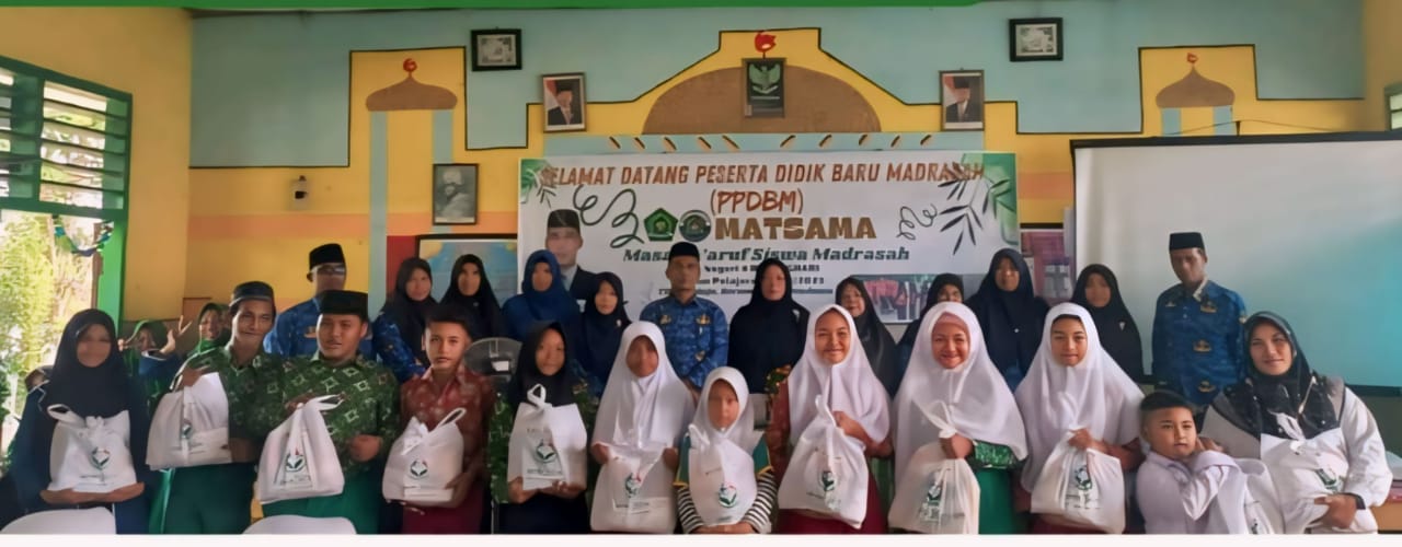 KECERIAAN MATMASA MTsN 4 BATANG HARI DI TUTUP DENGAN BERBAGI CINTA BERLIMPAH BERKAH