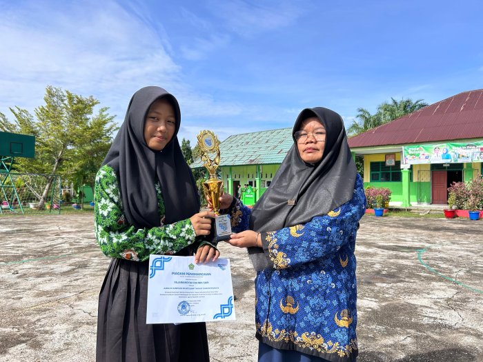 Fajariansyah Rahmasari, Serahkan Trofi OMI Tingkat Kabupaten kepada Wakasis