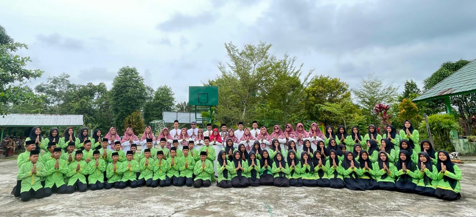 Libur Lebaran Pesdik MTSN 4 Batang Hari Libur Lebaran Pesdik MTSN 4 Batang Hari