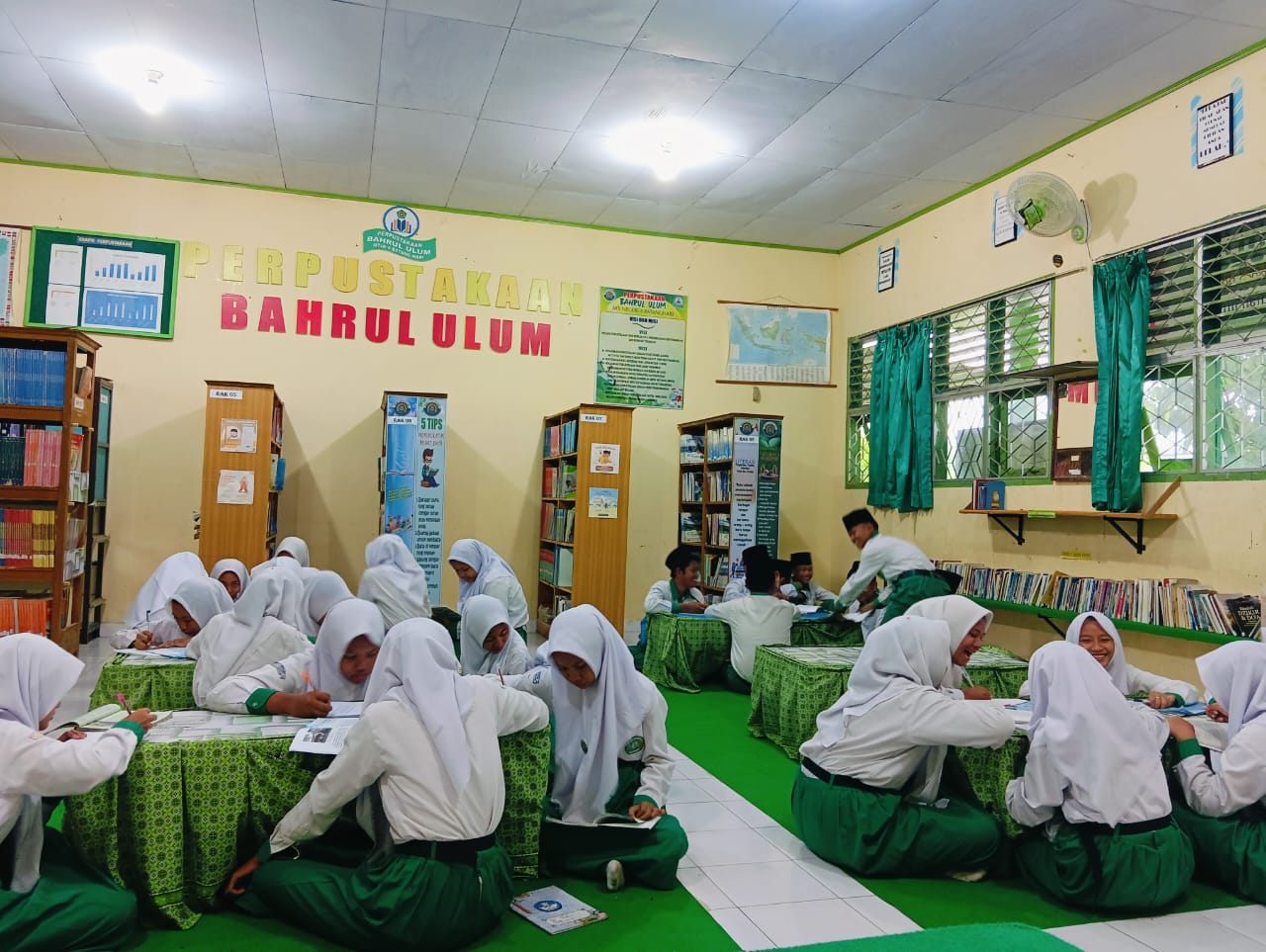 Literasi : Menghafal Alquran Semudah Tersenyum Literasi : Menghafal Alquran Semudah Tersenyum