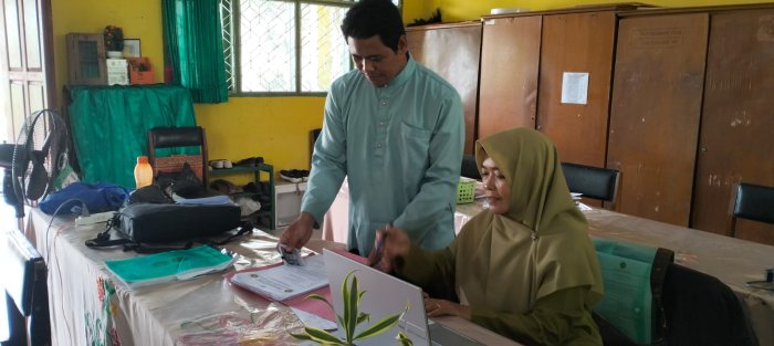 Kontribusi dan Dedikasi UPZ MTsN 4 Batang Hari Tuntaskan Upload Dokumen Zakat