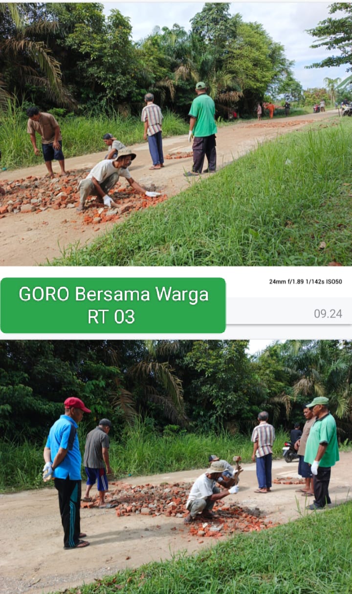 Komite MTsN 4 Batanghari dan Warga Sekitar Bersatu Dalam Gotong Royong.