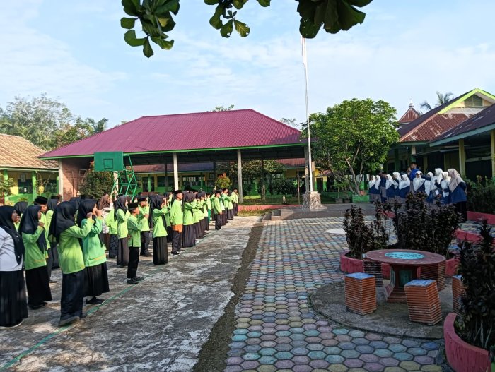 Apel Pagi dan Pembukaan Asesmen Sumatif Akhir Semester MTsN 4 Batanghari