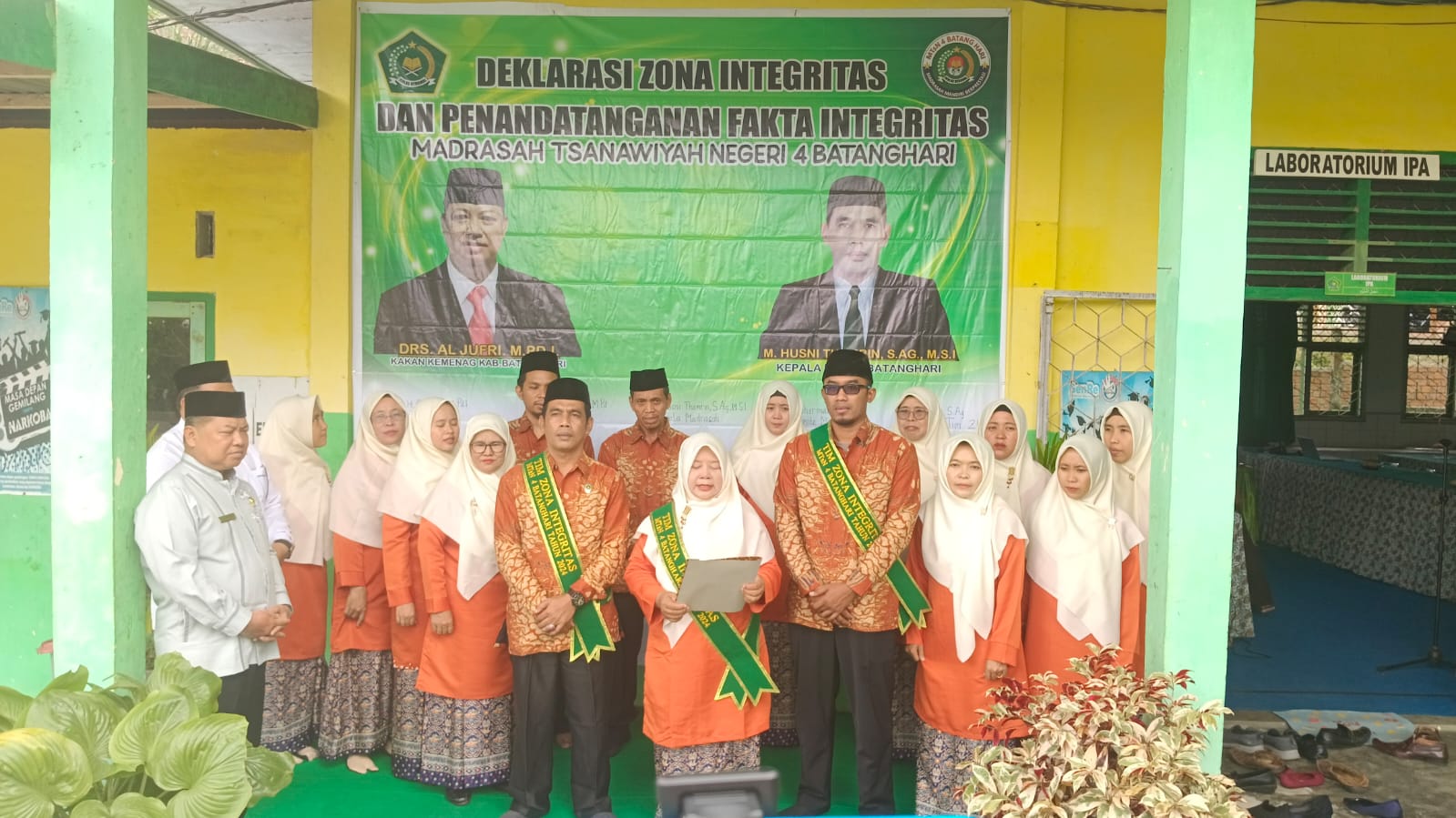 CIVITAS MTsN 4 BATANGHARI MENGADAKAN DEKLARASI ZONA INTEGRITAS