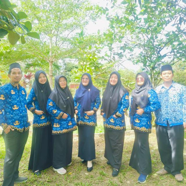 Semangat GTK CPNS dan PPPK MTsN 4 Batanghari Menggapai 100 Hari Kerja Semangat GTK CPNS dan PPPK MTsN 4 Batanghari Menggapai 100 Hari Kerja