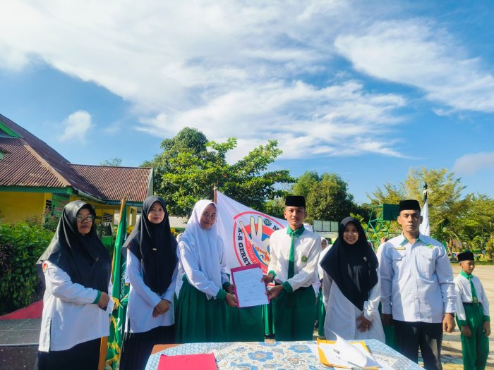 Pelantikan Pengurus PIK-R MTsN 4 Batang Hari Masa Bakti 2025-2026