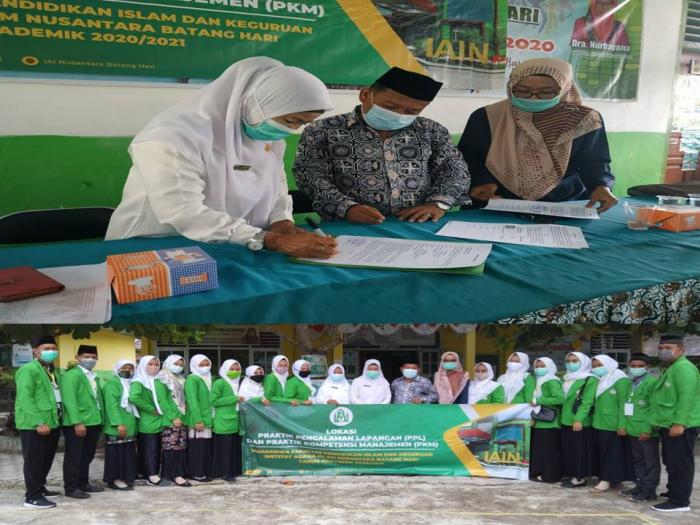 MTsN 4 BATANG HARI KEDATANGAN MAHASISWA PPL DAN PKM IAI NUSANTARA MUARA BULIAN