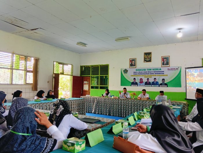 Tim Kerja MAN 1, MTsN 2, dan MTsN 4 Batanghari Gelar Diskusi Pembangunan Zona Integritas Tahun 2025