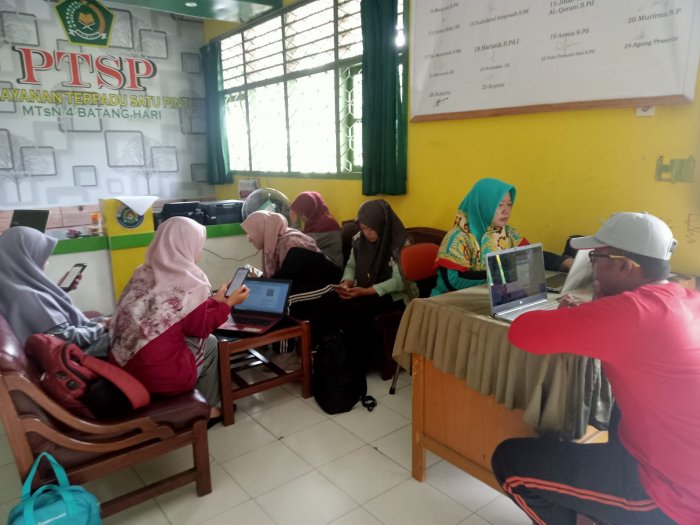 Akhir Pekan Produktif, MTsN 4 Batanghari Penuhi Eviden Zona Integritas
