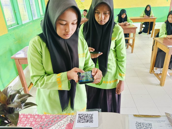 MTsN 4 Batanghari Mantapkan Asesmen Digital: Barcode dan Aplikasi Anti-Mencontek Perkuat Integritas Ujian