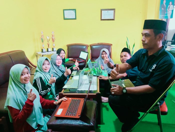 Sinergitas Role Model bersama Tim ZI MTsN 4 Batang Hari dalam memantapkan Eviden PMPZI