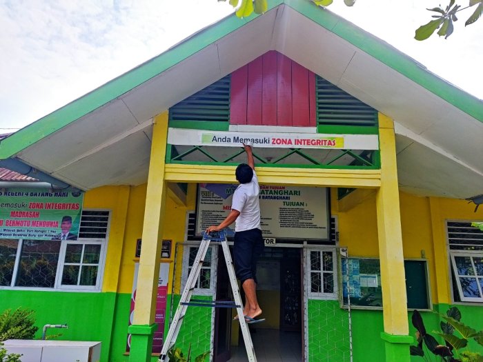 MTsN 4 Batang Hari Terus Berbenah Menuju Zona Integritas