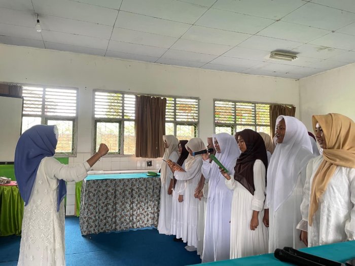 MTSN 4 Batanghari menggelorakan semangat sumpah pemuda dengan lagu bangun pemudi pemuda dan mars Anti narkotika. MTSN 4 Batanghari menggelorakan semangat sumpah pemuda dengan lagu bangun pemudi pemuda dan mars Anti narkotika.