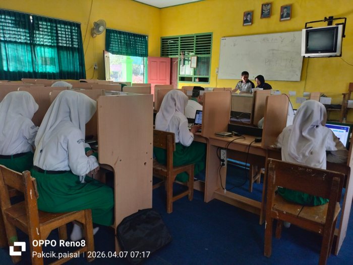 Tanpa Kendala, TKA Hari Kedua di MTsN 4 Batang Hari Berlangsung Tertib dan Profesional Tanpa Kendala, TKA Hari Kedua di MTsN 4 Batang Hari Berlangsung Tertib dan Profesional