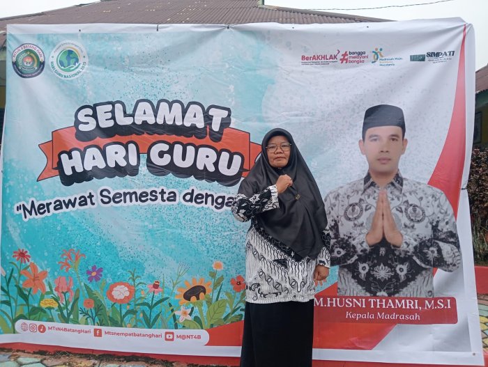 Wakasis MTsN 4 Batanghari Merayakan Hari Guru Dengan Tema Merawat Semesta dengan Cinta