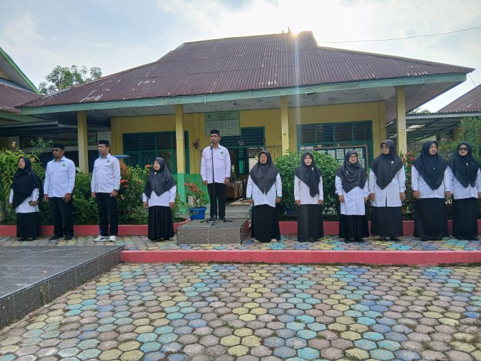 Kontrol Diri di Era Transparansi: Kepala MTsN 4 Batang Hari Ingatkan Pentingnya Sikap dan Kinerja