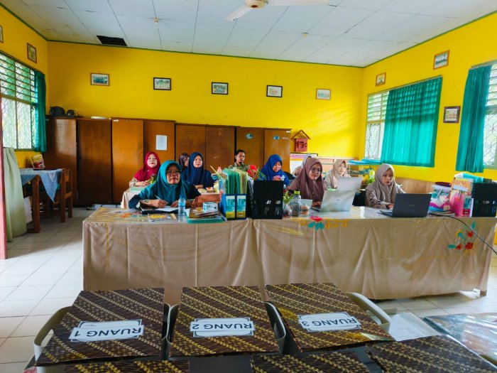 Tak Kenal Lelah, GTK MTsN 4 Batang Hari Tetap  Ikuti Rakor PPMZI 2025 hingga Menjelang Pulang