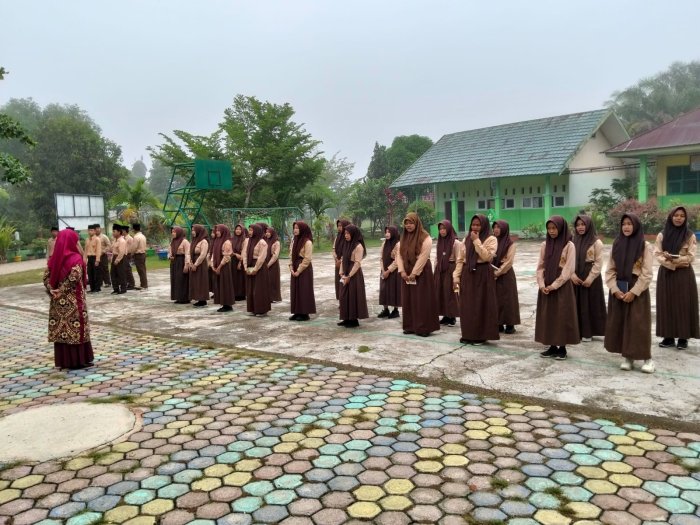 Apel Pagi Setiap Kamis, Tingkatkan Disiplin Siswa Kelas 9 MTsN 4 Batanghari