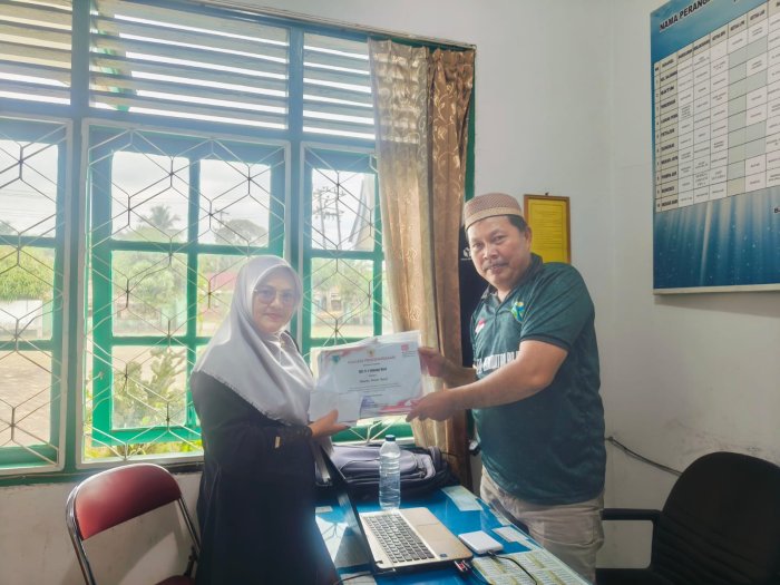 MTsN 4 Batang Hari Terima Apresiasi Kecamatan Bajubang atas Penampilan Drumband Izzatul Islam di HUT RI ke-80 MTsN 4 Batang Hari Terima Apresiasi Kecamatan Bajubang atas Penampilan Drumband Izzatul Islam di HUT RI ke-80