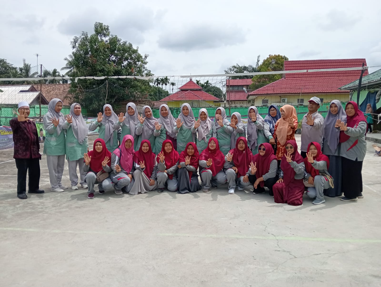 LAGA TIM VOLLEY MTsN 4 BATANGHARI MENUJU BABAK SEMI FINAL