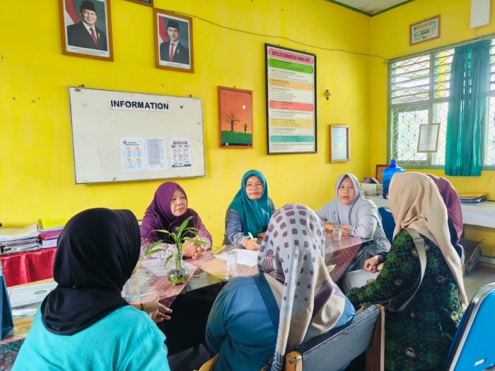 Panitia Persiapan Pelepasan Siswa Kelas IX Diskusi Bersama Wakasis