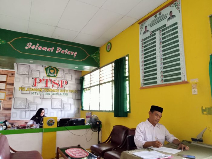 Wujudkan Madrasah Mandiri, Kepala MTsN 4 Batang Hari Isi Kuisioner IKP