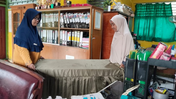 Penataan Ruang kerja Guru dan Pegawai MTsN 4 Batang Hari untuk produktivitas kinerja