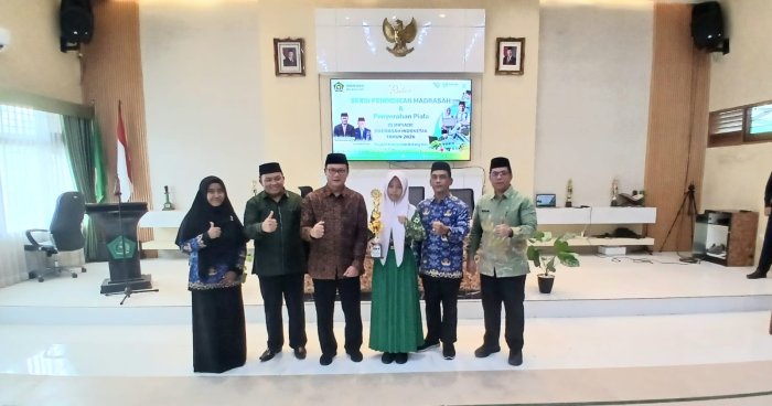 Gemilang! Aira Juana Antarkan MTsN 4 Batang Hari Raih Juara 3 OMI 2026 Bidang IPA Terintegrasi Gemilang! Aira Juana Antarkan MTsN 4 Batang Hari Raih Juara 3 OMI 2026 Bidang IPA Terintegrasi
