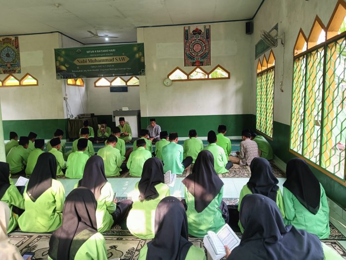 Jumat Berkah, Hati Tenang di Musholla Bahrul Ulum