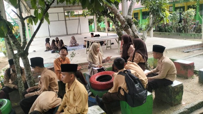 Guru Wali MTsN 4 Batang Hari Perkuat Karakter Religius Melalui Bimbingan Ibadah Praktis