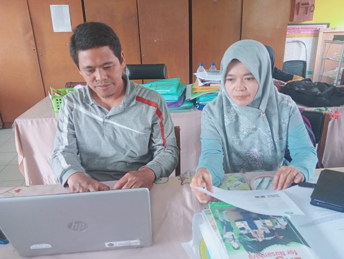 TIM UPZ MTsN 4 BATANG HARI INPUT DATA PENERIMA BANTUAN BAZNAS