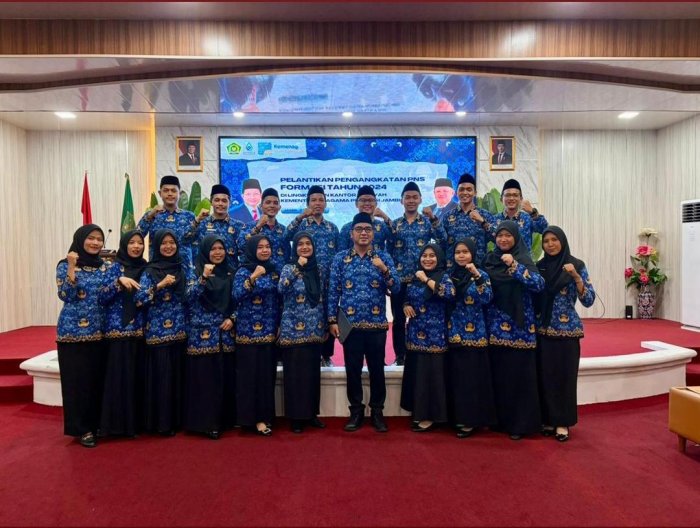 Satu Tahun Penantian Berbuah Manis, Guru MTsN 4 Batang Hari Resmi Dilantik Jadi PNS