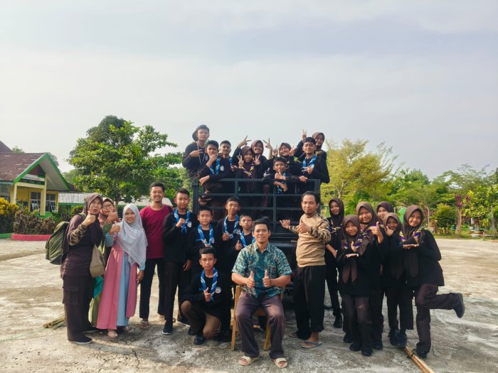 Semangat Gudep 04.115 dan 04.116 MTsN 4 Batang Hari Menyambut Jambore Ranting Kecamatan Bajubang