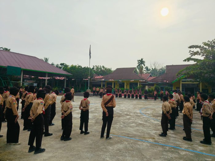 Upacara Hari Pramuka di MTsN 4 Batanghari Tumbuhkan Semangat Kepanduan dan Kedisiplinan