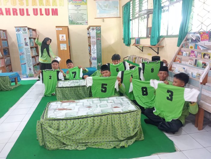 Gio dan Tim Terima Kostum untuk Turnamen Volly ball Gio dan Tim Terima Kostum untuk Turnamen Volly ball