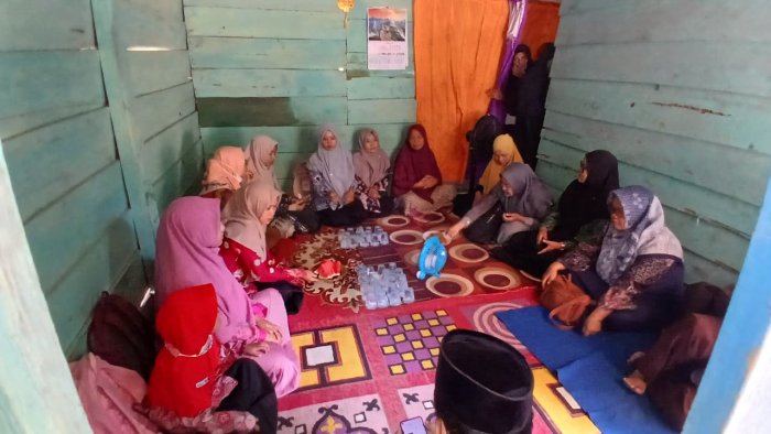 Menguatkan di Tengah Duka, Keluarga Besar MTsN 4 Batang Hari Sambangi Rumah Duka Zayna