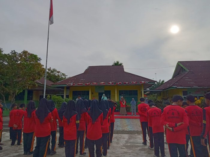 Selalu Bersyukur atas Nikmat Sehat Yang Diberikan oleh Allah SWT Selalu Bersyukur atas Nikmat Sehat Yang Diberikan oleh Allah SWT