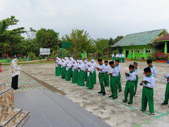 Bersama Asmaul Husna, Siswa 7A & 7B Awali Hari dengan Spirit Ilahi