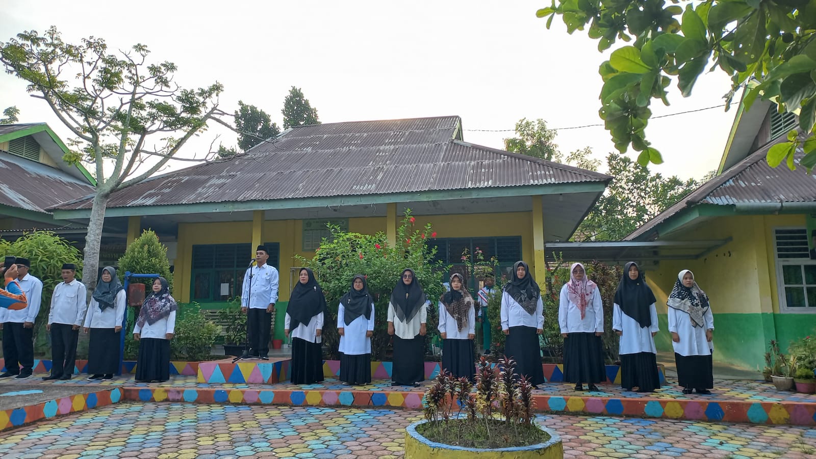 3 IN ONE AKTIVITAS MENGAWALI TAHUN PEMBELAJARAN 3 IN ONE AKTIVITAS MENGAWALI TAHUN PEMBELAJARAN