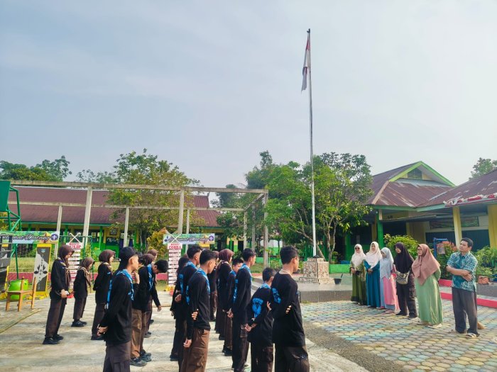 MTsN 4 Batang Hari Lepas Peserta Jambore Ranting Kecamatan Bajubang