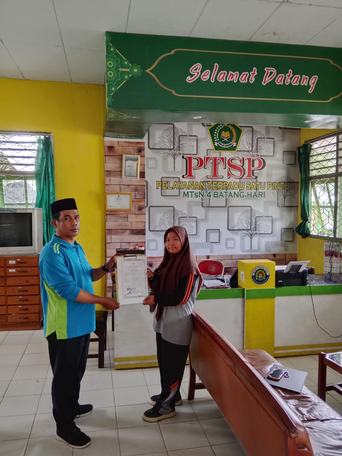 KEPALA MADRASAH AJAK GTK MELAKUKAN PELAYANAN PRIMA