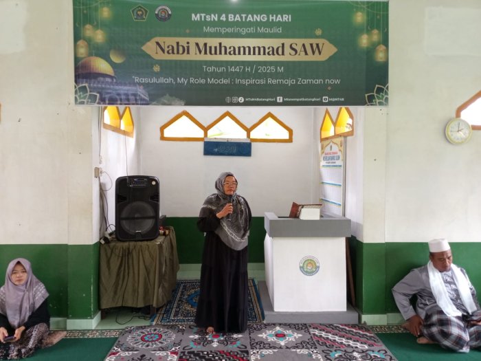 Wakabidang Kesiswaan Sampaikan Sambutan Inspiratif pada Peringatan Maulid Nabi Muhammad Saw 1447H/2025M