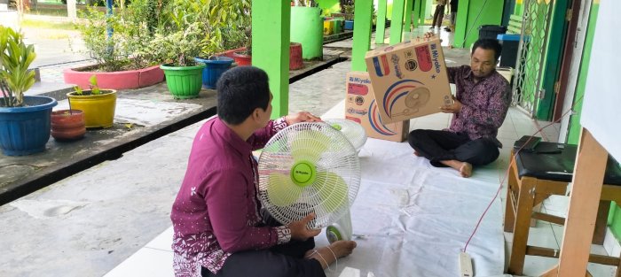Sambut Fullday School, MTsN 4 Batang Hari Maksimalkan Kenyamanan dengan Pemasangan Kipas Angin di Seluruh Ruangan