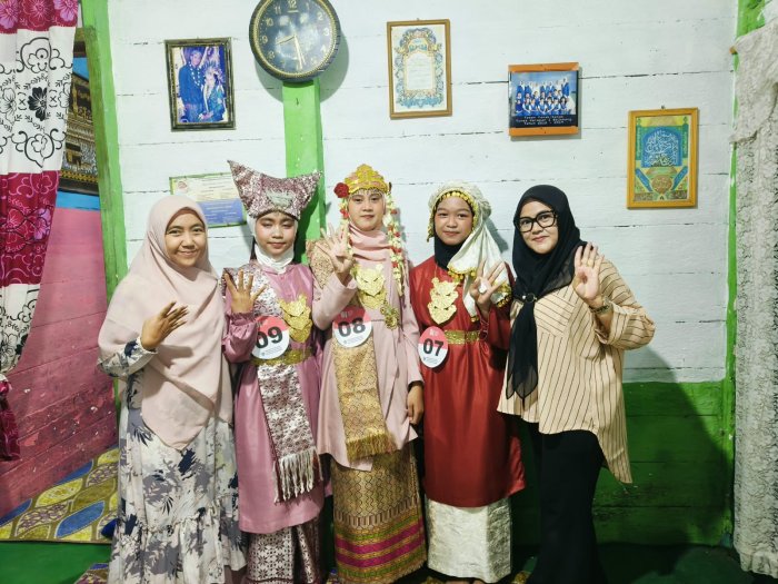 Dari Latihan hingga Panggung, Perjuangan Murid MTsN 4 Batang Hari di Lomba Vokal Solo