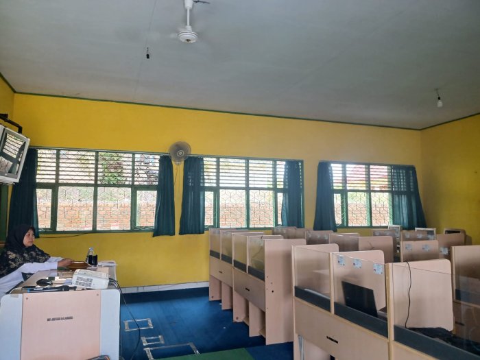 Hari Pertama TKA di MTsN 4 Batanghari Berjalan Lancar dan Sukses Hari Pertama TKA di MTsN 4 Batanghari Berjalan Lancar dan Sukses