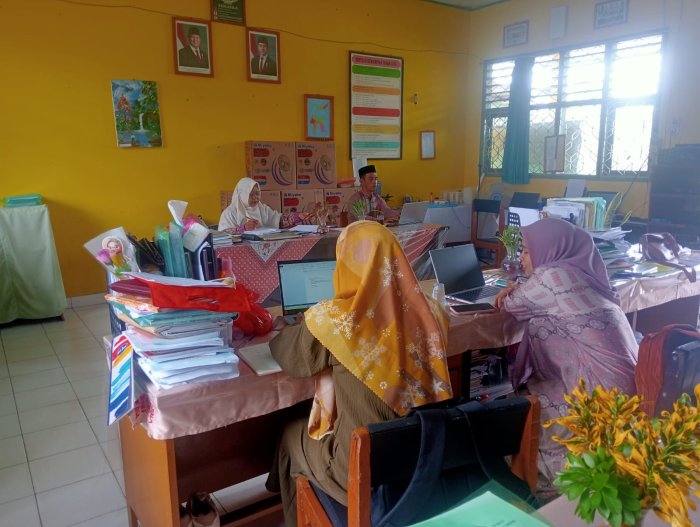 MTsN 4 Batanghari Mantapkan Persiapan Asesmen Sumatif Akhir Semester Ganjil MTsN 4 Batanghari Mantapkan Persiapan Asesmen Sumatif Akhir Semester Ganjil