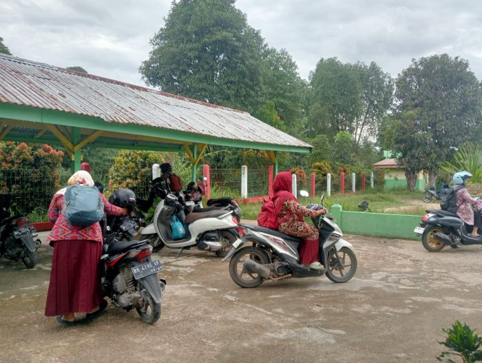 Guru MTsN 4 Batanghari Antusias Seusai Ikuti Zoom Kick Off Hari Guru Nasional 2025 Guru MTsN 4 Batanghari Antusias Seusai Ikuti Zoom Kick Off Hari Guru Nasional 2025