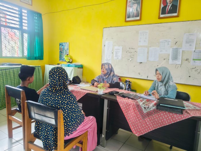 Jalin Komunikasi dengan Wali Murid Terkait Perkembangan Peserta Didik