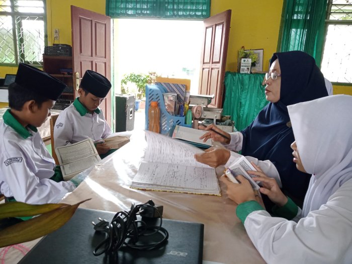 Menuju Panggung Alun-Alun Bajubang, Siswa MTsN 4 Batang Hari Intensif Latihan Tilawah