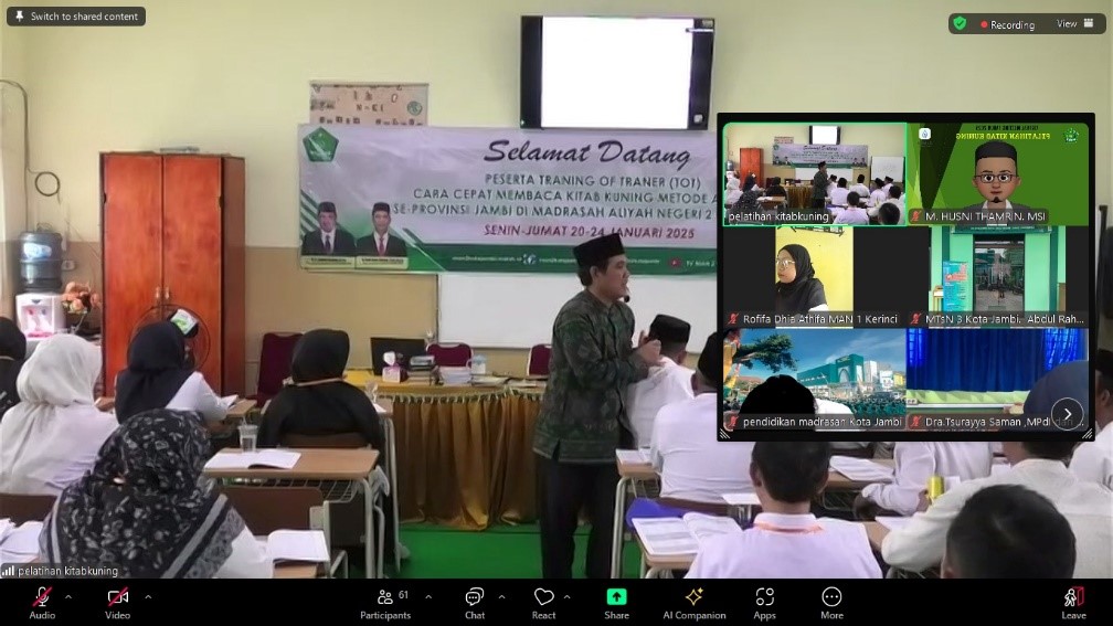 MTsN 4 BATANG HARI IKUTI PELATIHAN HARI KEDUA KITAB KUNING VIA ZOOM MEETING